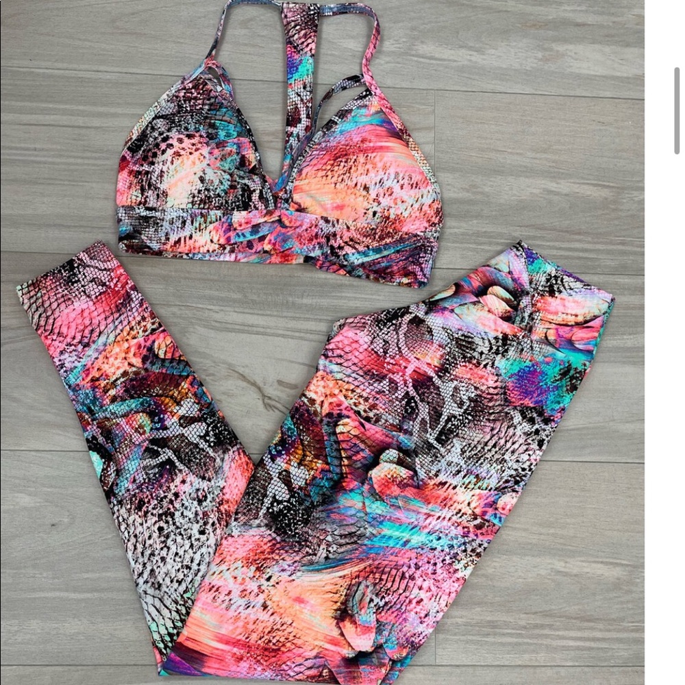 BRAZILIAN SCRUNCH BUTT TIGER NEON LEGGING SET ONE SIZE